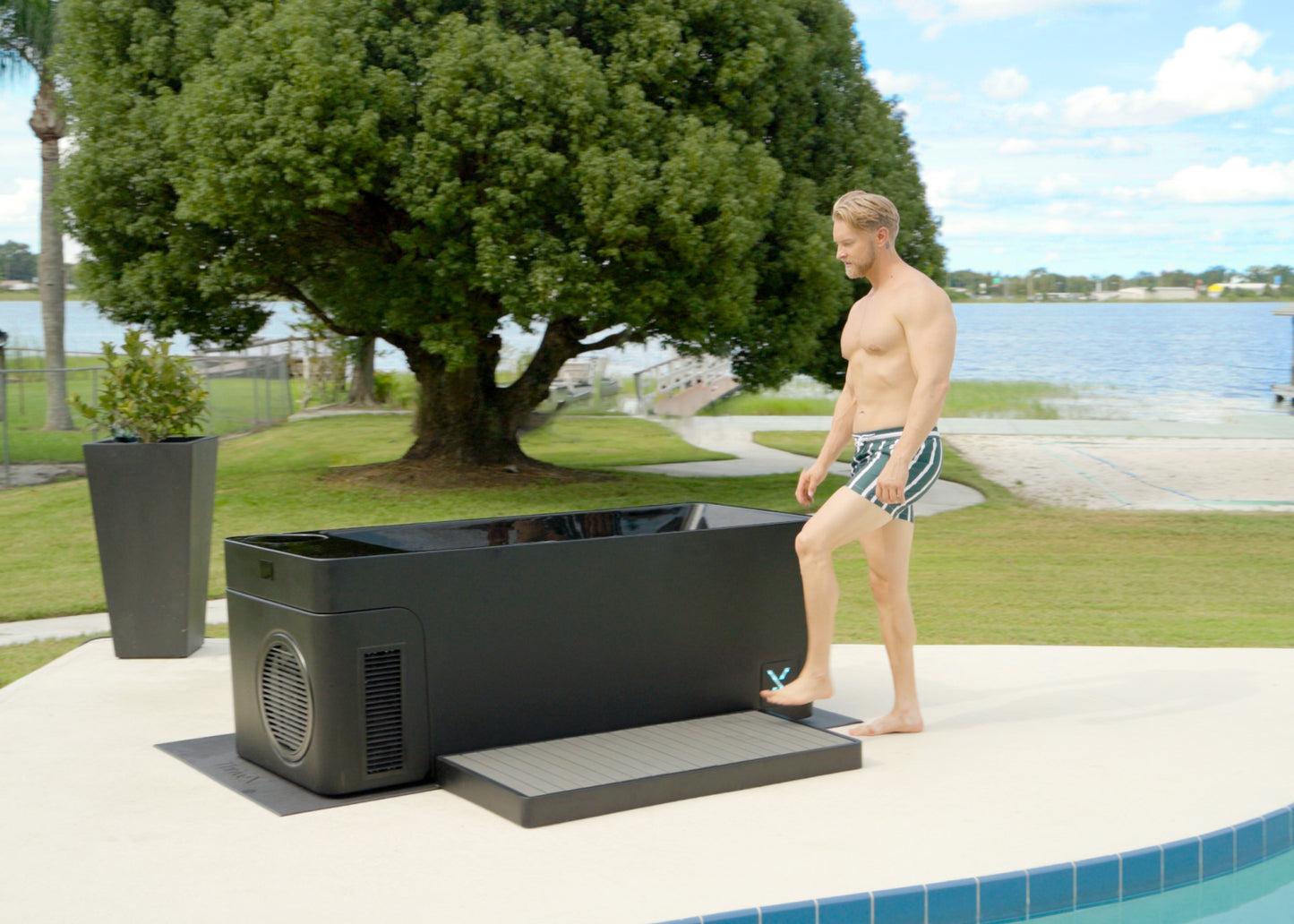 Echelon Smart Cold Plunge Tub with Heating & Cooling, LED Lights & 3-Stage Filtration